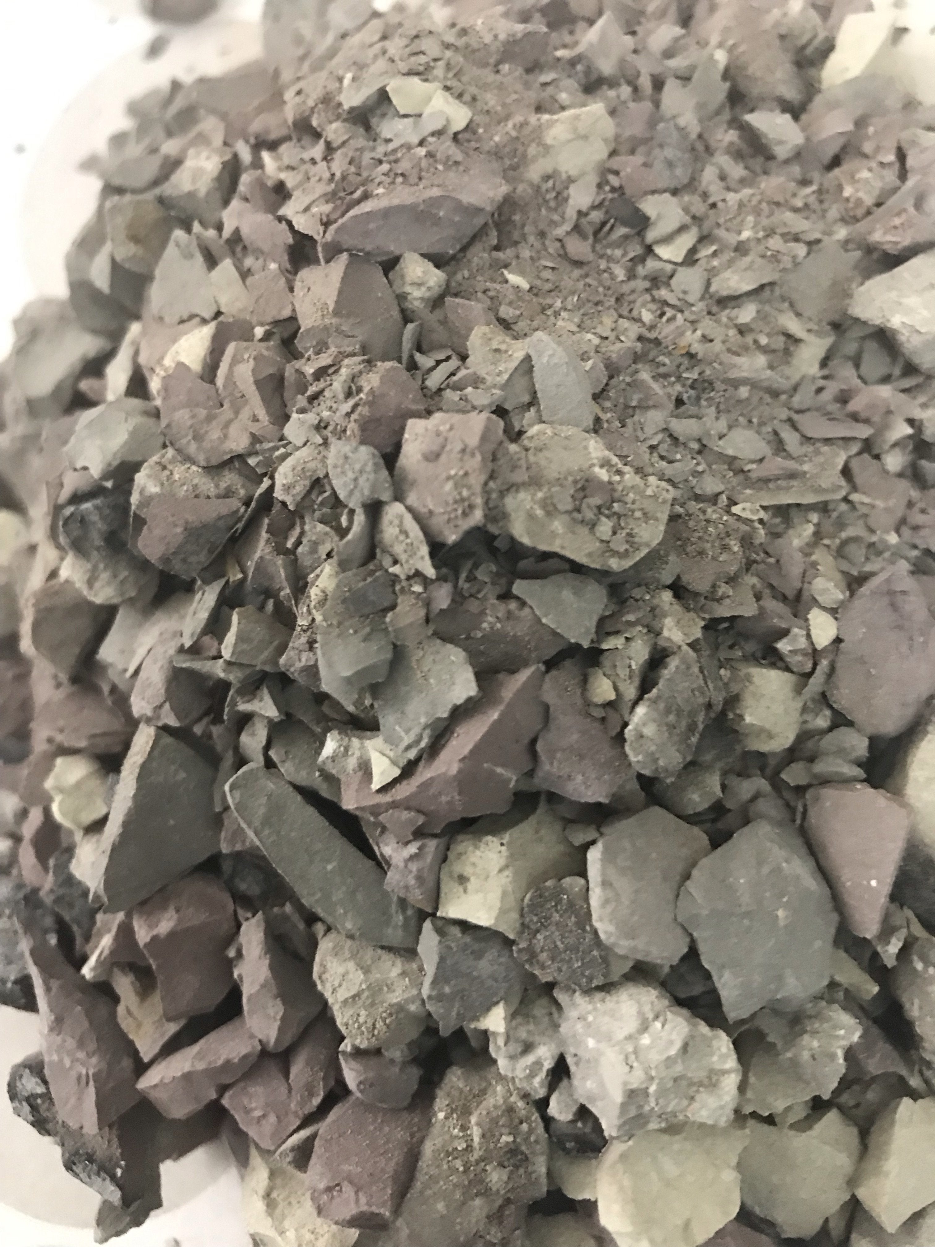 Наполовина изпечени глинени хапки Nakumatt - Chalkineurope